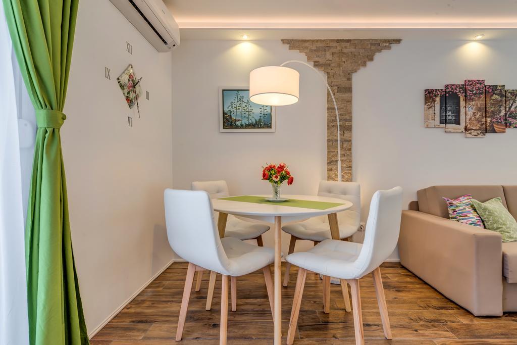 Room&Studio Apartment Just Enjoy Split Exterior photo