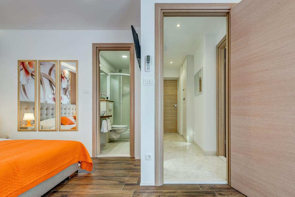 Room&Studio Apartment Just Enjoy Split Exterior photo